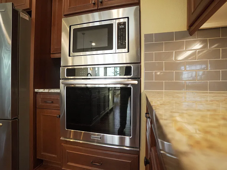 9706 SE Hillcrest Rd — Photo 25