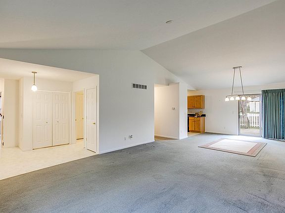 4th image of 1125 Climbing Rose Ln