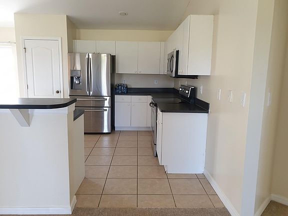 4th image of 25 Tropicana Pkwy W