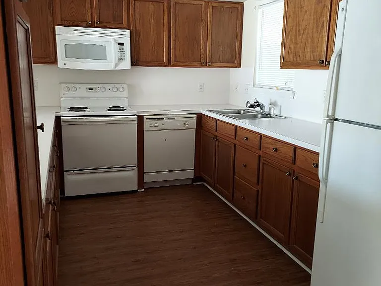 4280 Highland Rd — Photo 2