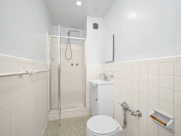 99-10 60th Avenue image 12 of 19