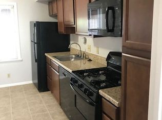 616 Broadmoor Dr #9343821, Chesterfield, MO 63017