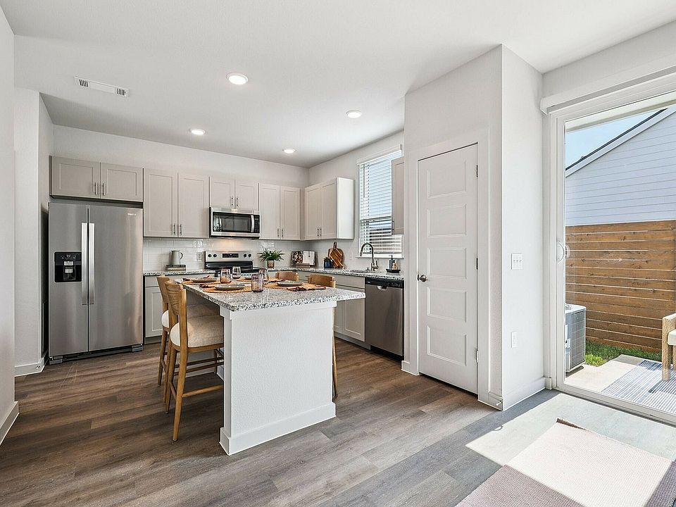 YardHomes Trailside Unit 908 Kitchen