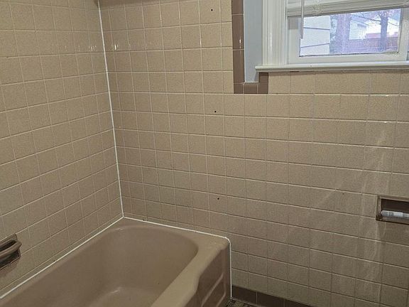 4th image of 7933 Belroi Rd