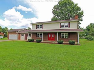 83 Lynn St, Evans, WV 25241