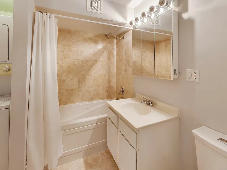 5854 N Kenmore Ave #4C — Photo 8