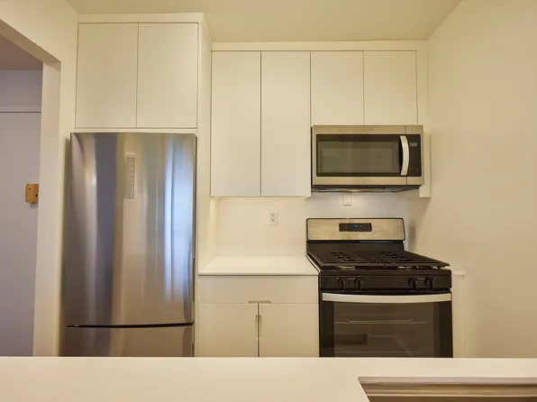 1 Irving Place image 4 of 24