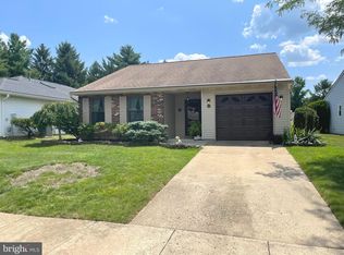 4 Hilltop Ln W, Columbus, NJ 08022