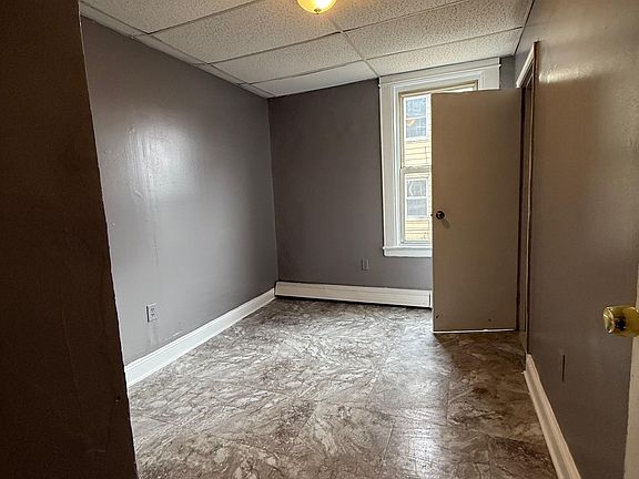 4th image of 70 Eaton Pl APT 2