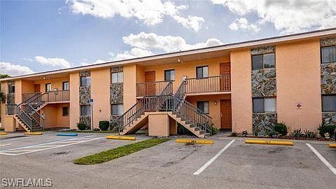 3rd image of 2650 Park Windsor Dr APT 105