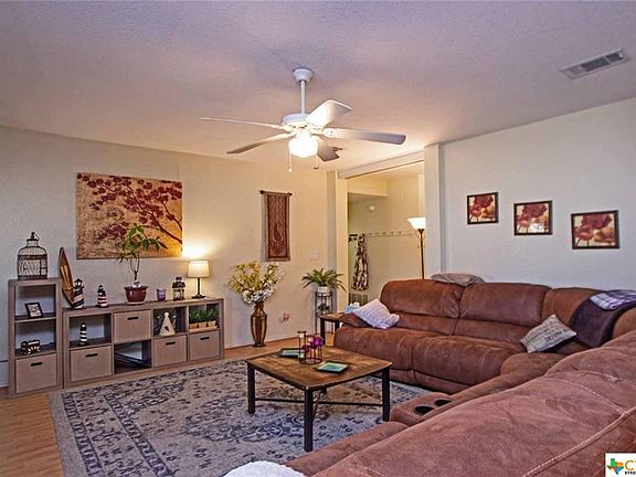 3rd image of 513 John Henry Dr