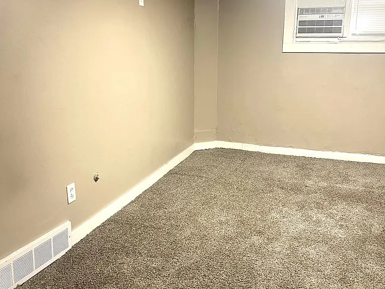 322 E Walnut St — Photo 21