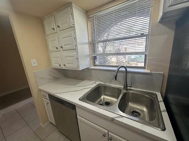5921 Arncliffe Dr #5921 — Photo 5