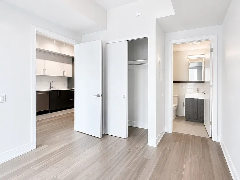 664 Spadina Ave #903 — Photo 8