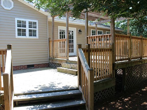 4th image of 932 Huntington Dr