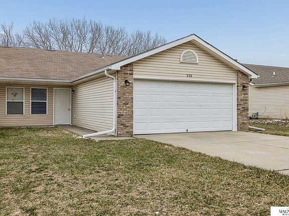2nd image of 526 Lamont Cir