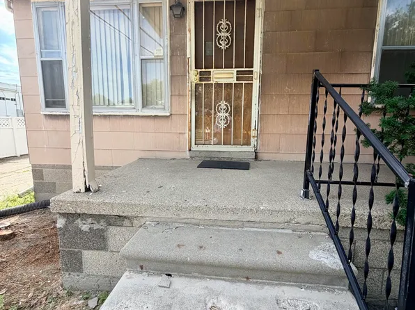 19127 Dwyer St, Detroit, MI 48234