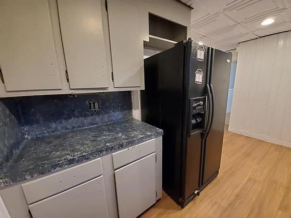 3rd image of 16 Laurel Ave #1