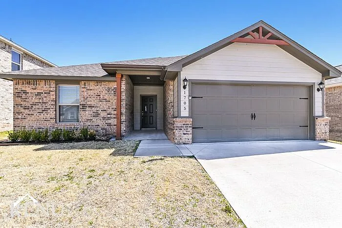 3 bed, 2.0 bath, 1265 sqft, $1,555 — Photo 2