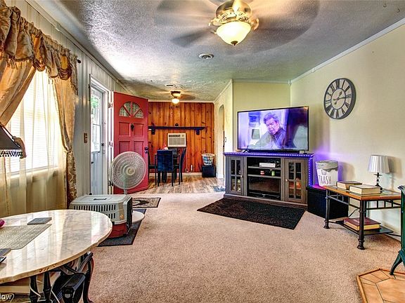 5th image of 1375 Dorchester Dr