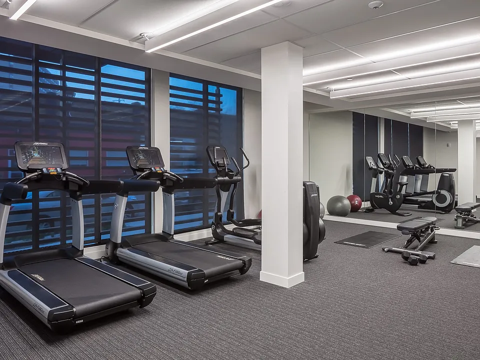 24/7 Fitness room