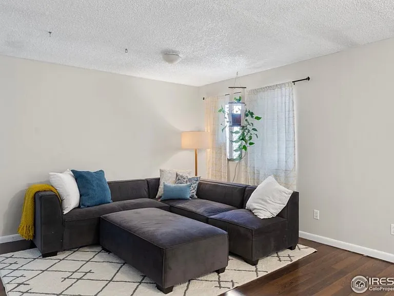 2313 Karakul Ct — Photo 15