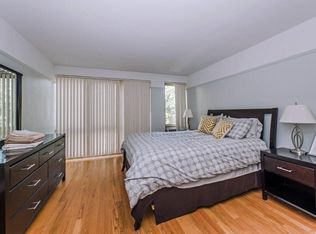 2935 N Sheridan Rd, Chicago, IL 60657