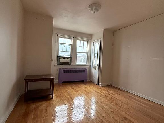3rd image of 3116 Longshore Ave #1