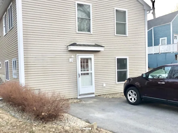 9 Bunker St #A, Epping, NH 03042