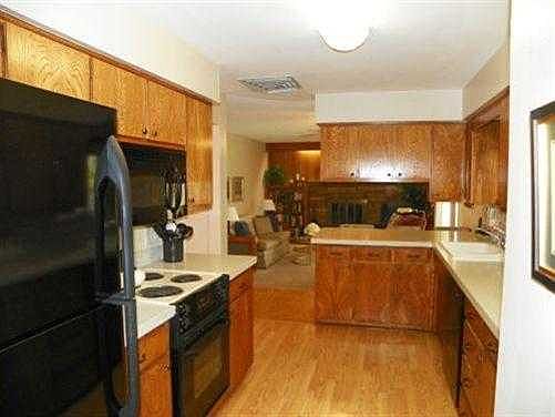 5th image of 6212 Loftus Ave NE