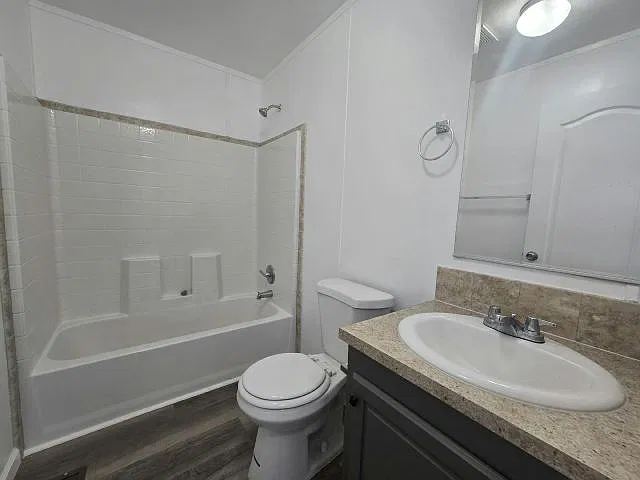 2 bed, 1056 sqft, $1,700 — Photo 4