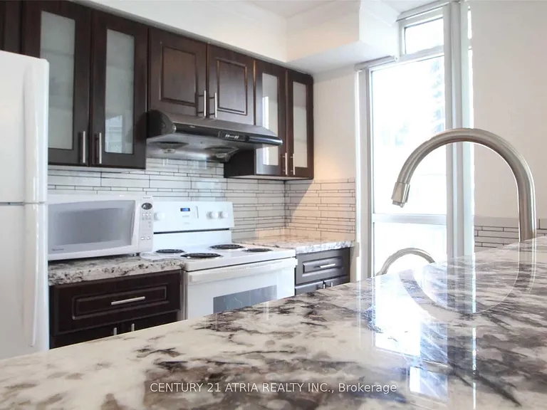 24 Wellesley St W #905 — Photo 6