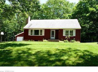 38 Oakwood Dr, Windham, CT 06280