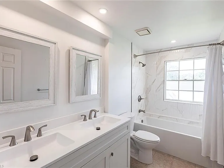 1912 Sheffield Ave — Photo 25