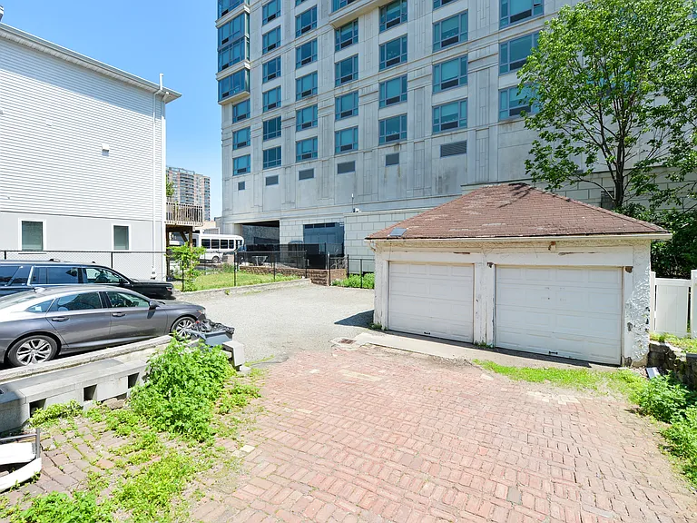 6 Glen St #1 — Photo 12