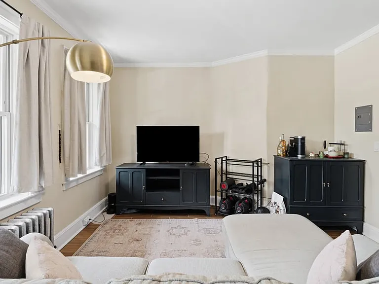 28 Willowdale Ave #1 — Photo 9