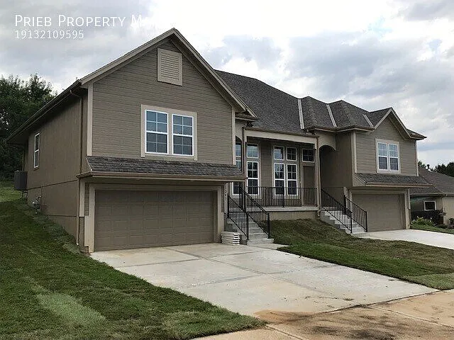 Delaware Ridge Townhome - Available October 2nd — Photo 1