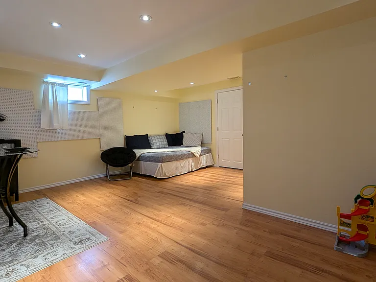 69 Jonathon Ct — Photo 12