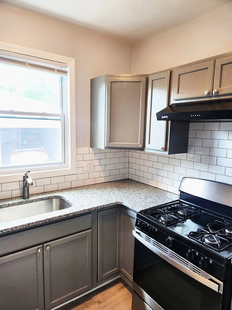 19-21 Penn Street — Photo 2