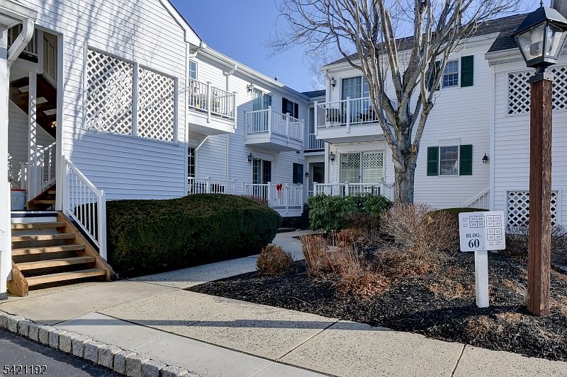 1st image of 220 Alexandria Way