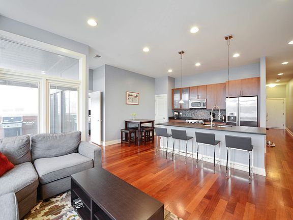 Kitchen / Living Room
