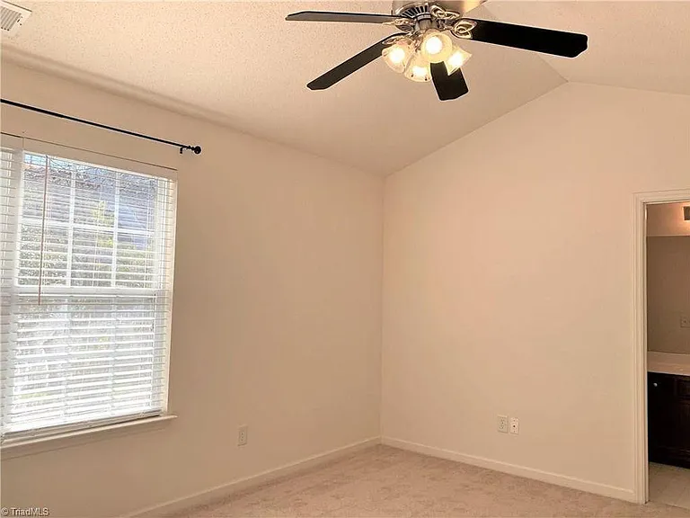 435 Luzelle Dr #435 — Photo 18