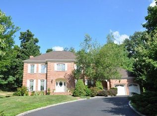 13 Cedar Ridge Rd, Green Brook, NJ 08812