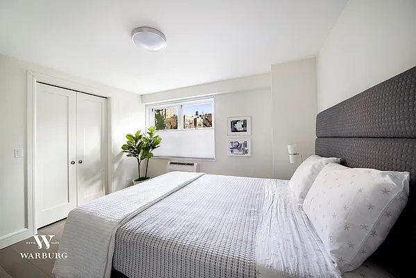 Sold by Warburg | media 4