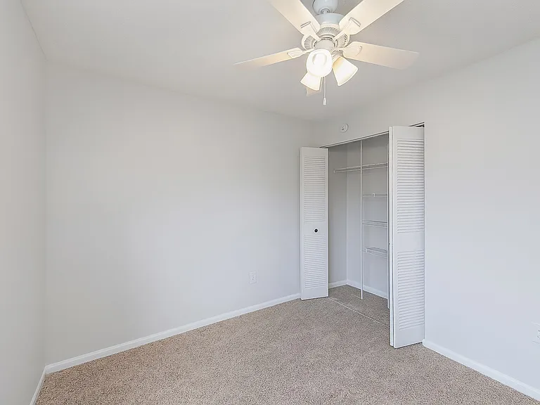North Bluff Apartments — Photo 40