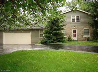 3672 Avondale Rd, Woodmere, OH 44122