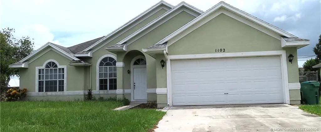 3 bed, 2.0 bath, 1253 sqft, $2,200 — Photo 1