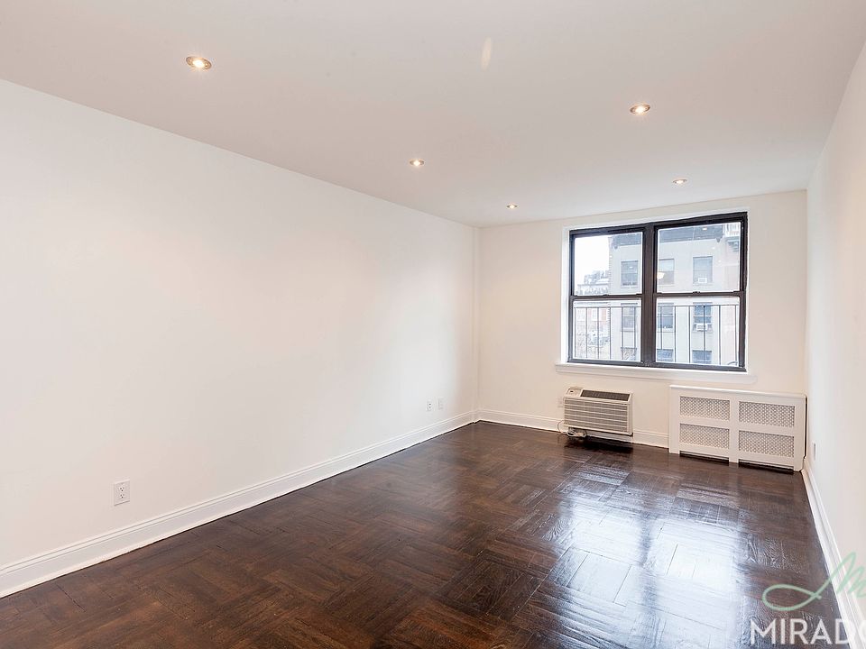 1st image of 255 W 14th St APT 4B
