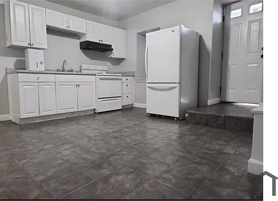 2 bed, 1000 sqft, $1,750 — Photo 3
