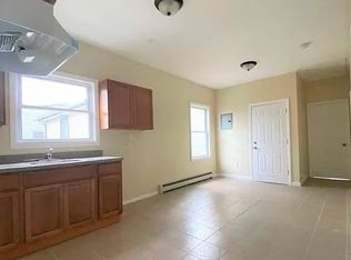 94 Willoughby St, Newark, NJ 07112